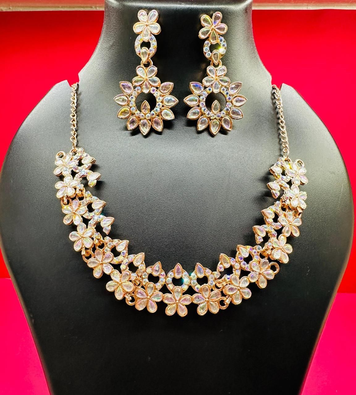 GlimmerGems Austrian Diamond Jewellry Set: Elegant Gold Trio
